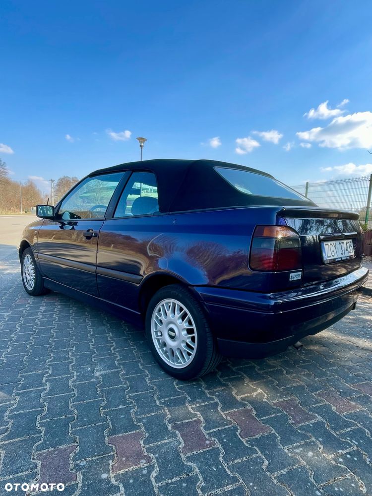 Volkswagen Golf 1.8 GL - 28