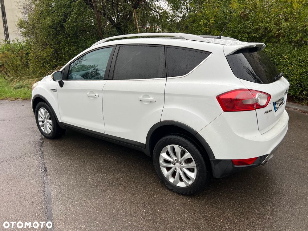 Ford Kuga 2.0 TDCi 2x4 Titanium - 8