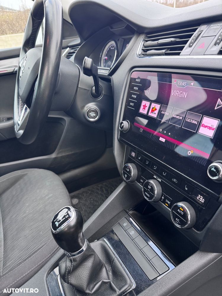 Skoda Octavia 2.0 TDI Style - 12