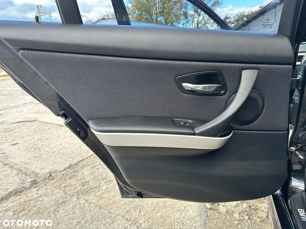 BMW Seria 3 - 25
