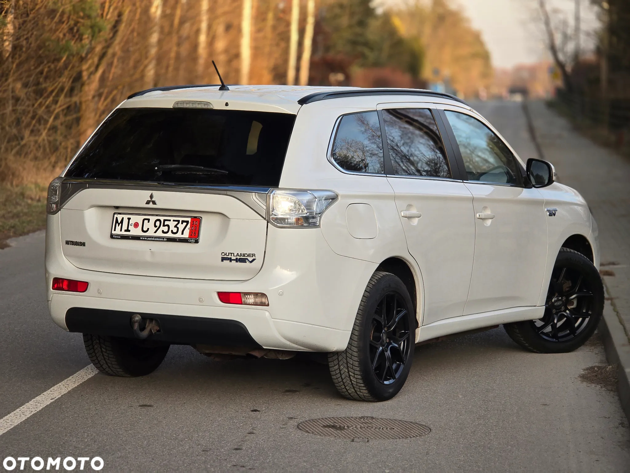 Mitsubishi Outlander 2.0 4WD Plug-In Hybrid - 4