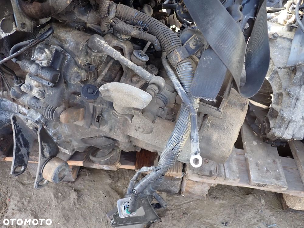 TOYOTA RAV4 II 2.0 D4D SKRZYNIA BIEGÓW 4X4 - 2