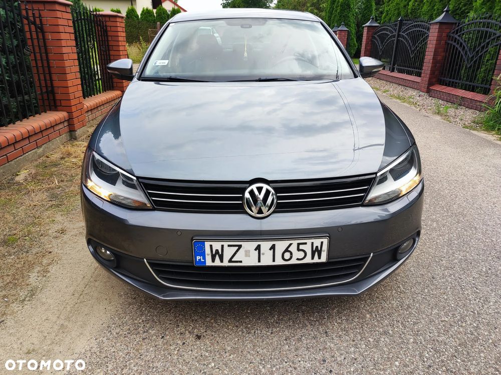 Volkswagen Jetta 2.0 TDI Highline DSG - 15