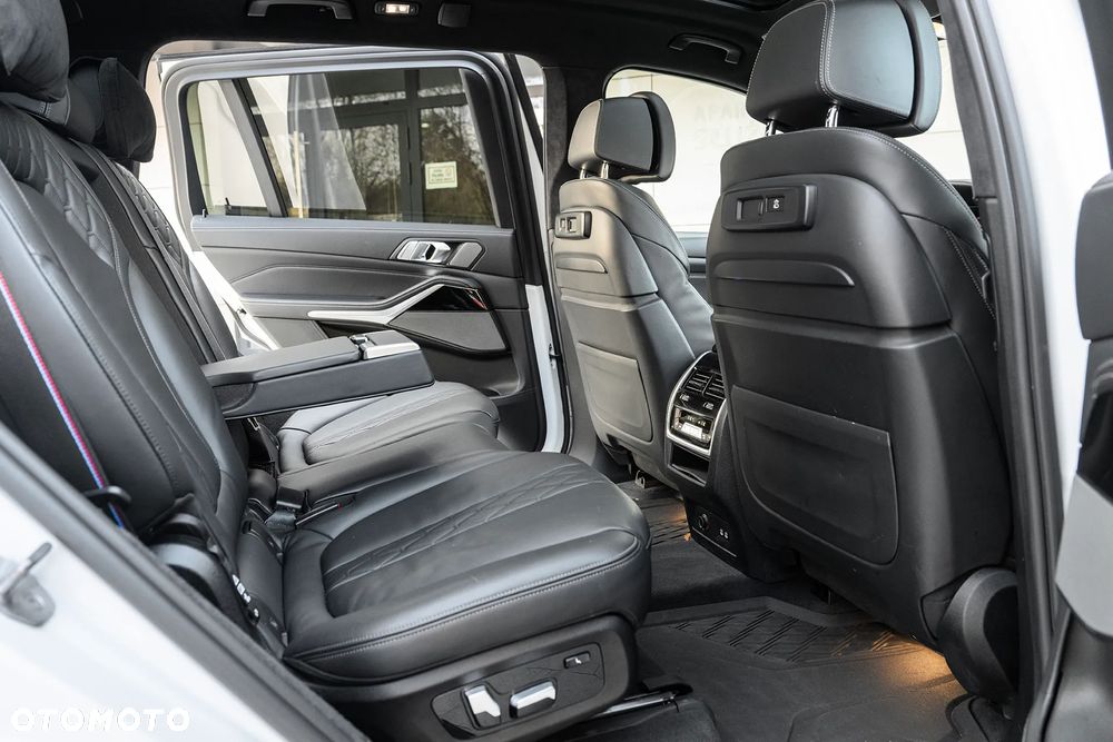 BMW X7 - 10