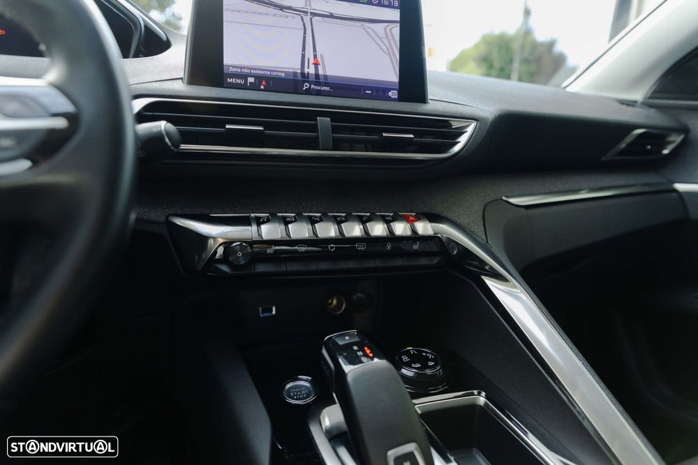 Peugeot 3008 1.2 PureTech Allure EAT8 - 26