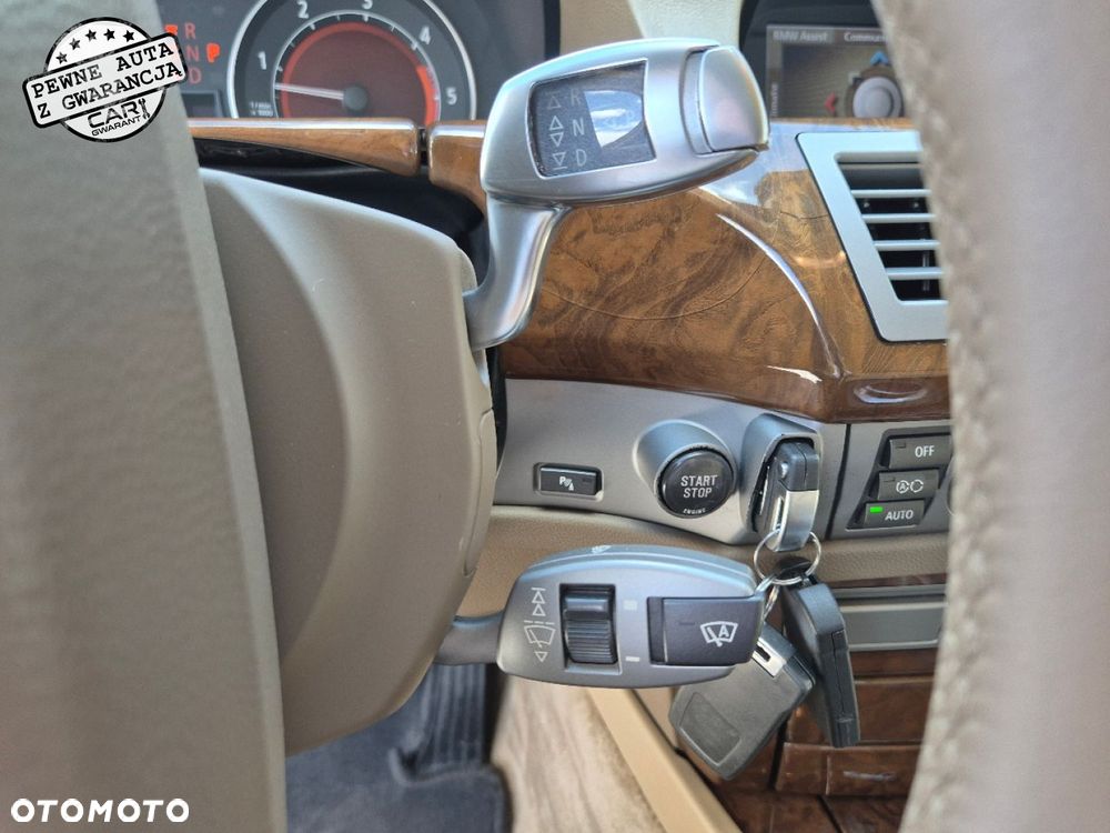 BMW Seria 7 - 32