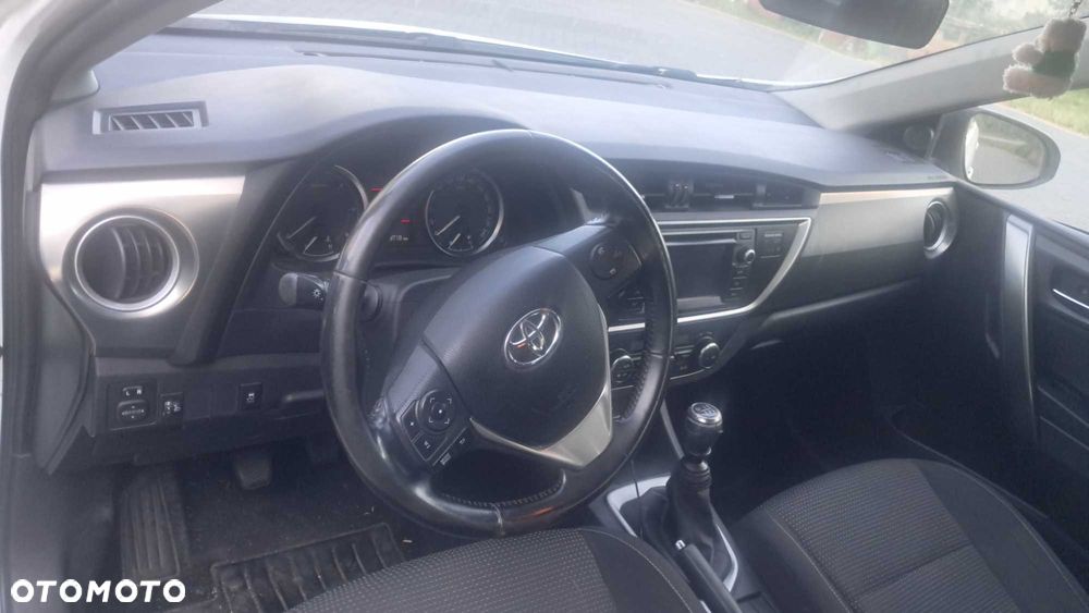 Toyota Auris - 5