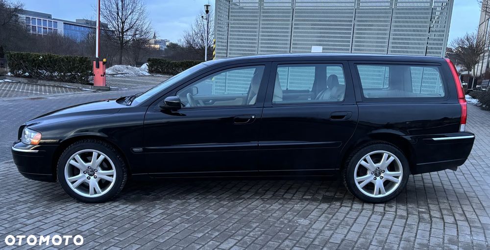 Volvo V70 2.4 Momentum - 41