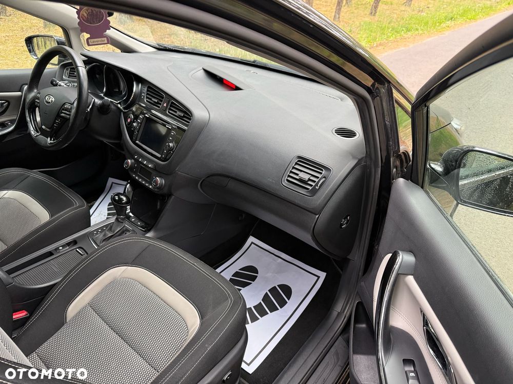 Kia Ceed 1.6 GDI DCT Platinum Edition - 16