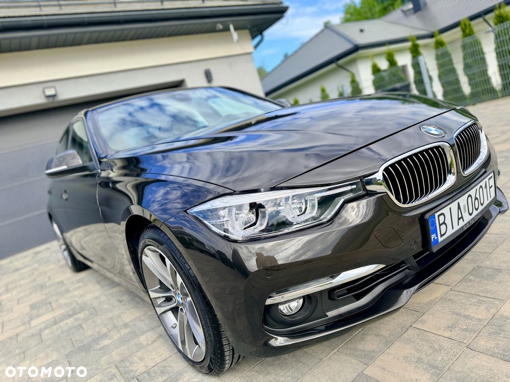 BMW Seria 3 330i Luxury Line - 17