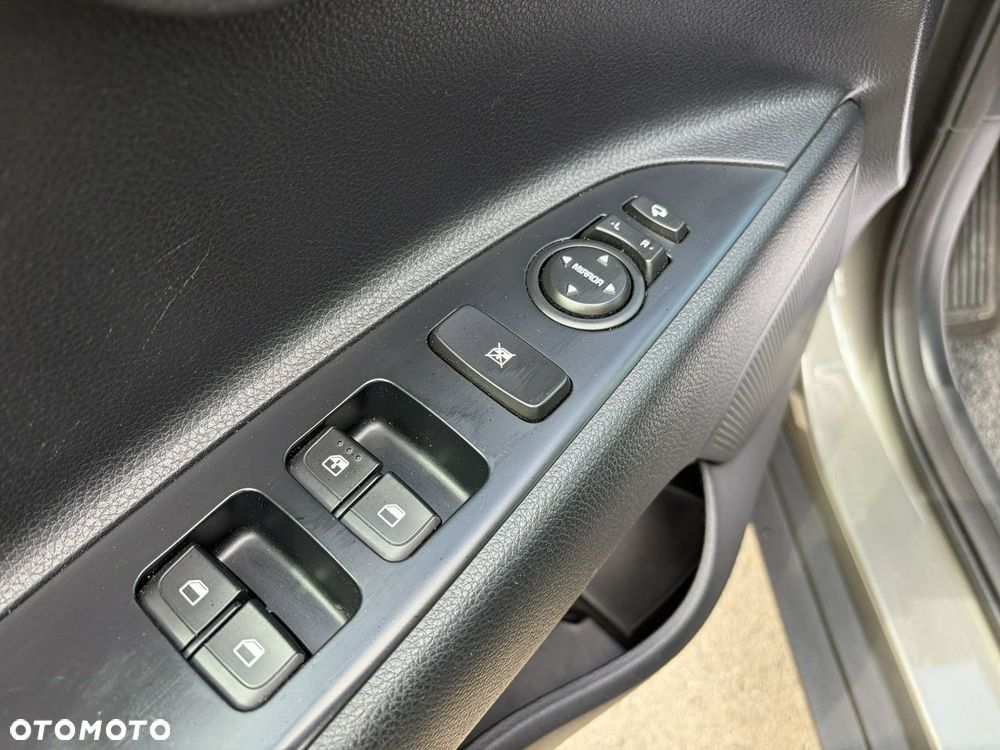 Kia Stonic - 18