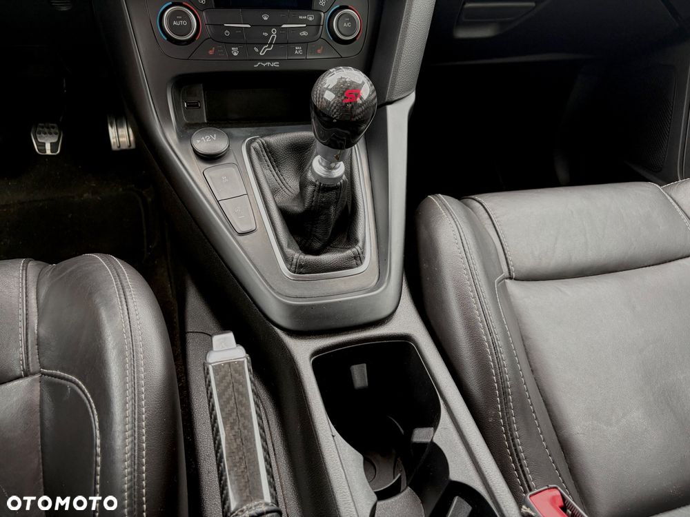 Ford Focus 2.0 EcoBoost ST mit Leder-Exclusiv-Paket - 8