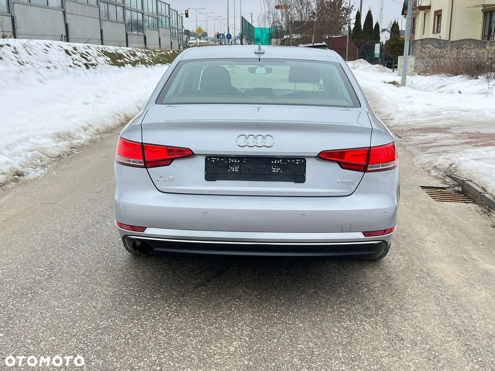 Audi A4 Limousine - 11