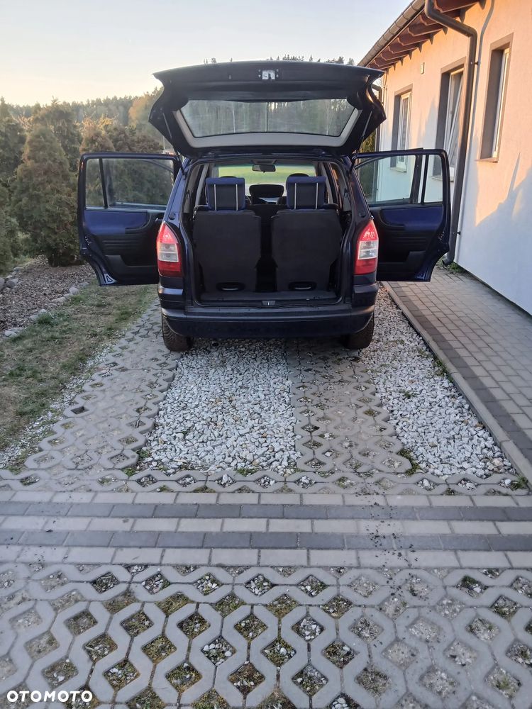 Opel Zafira 1.8 16V Elegance - 11