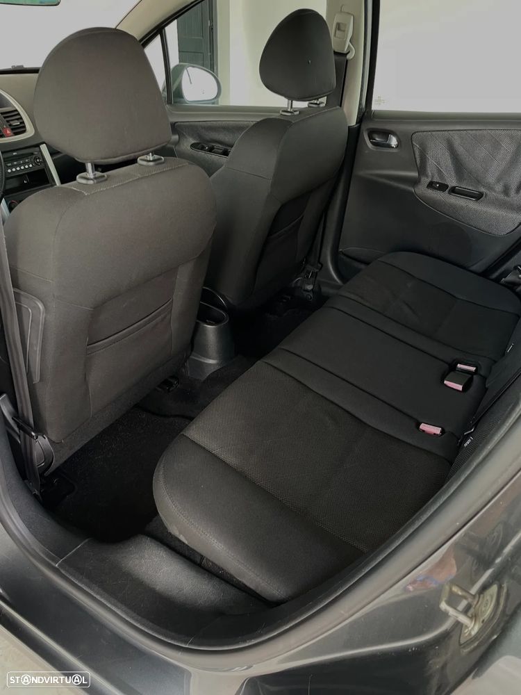 Peugeot 207 SW 1.4 Premium - 16