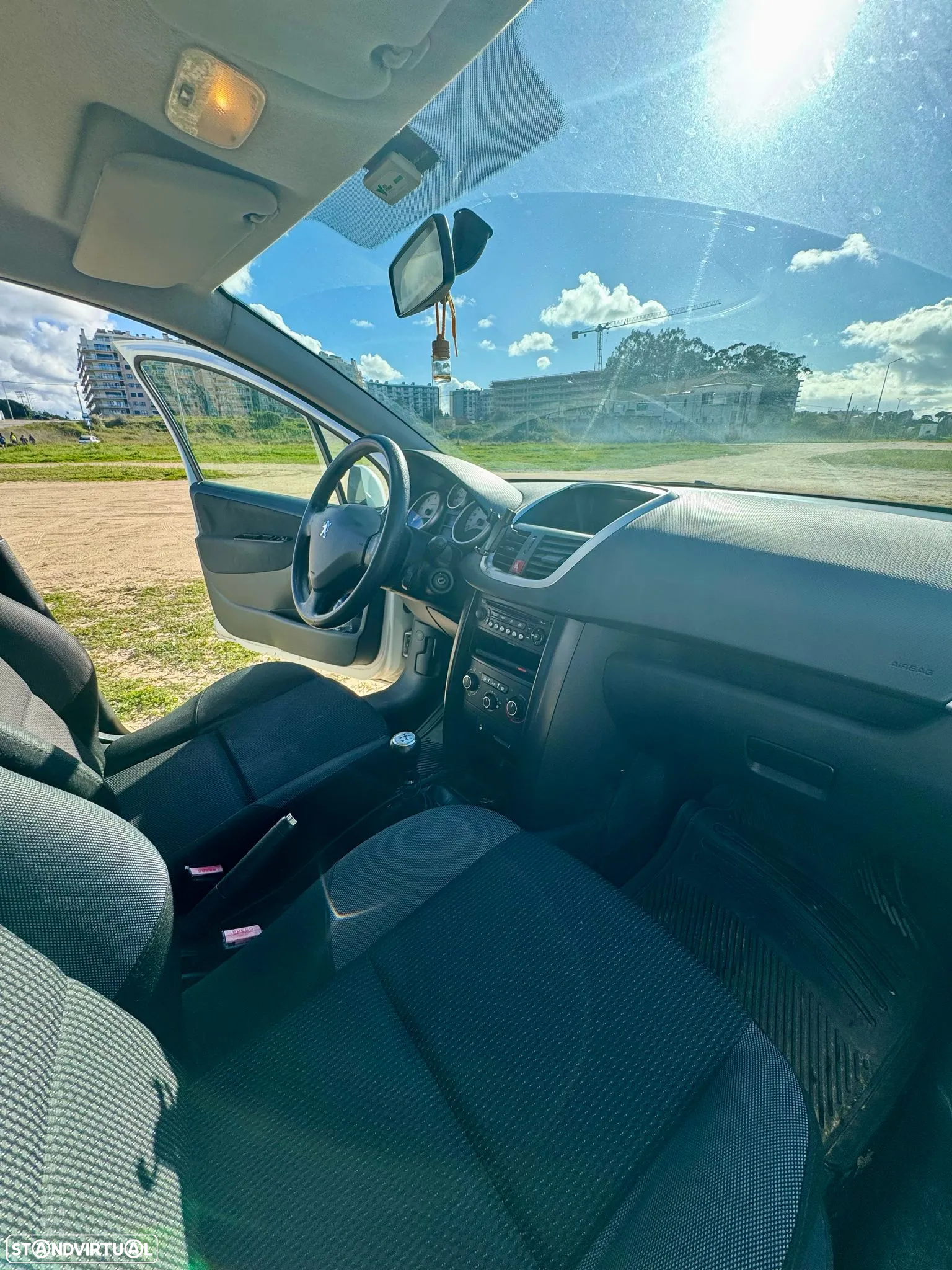 Peugeot 207 1.4 HDi WIP Nav - 14