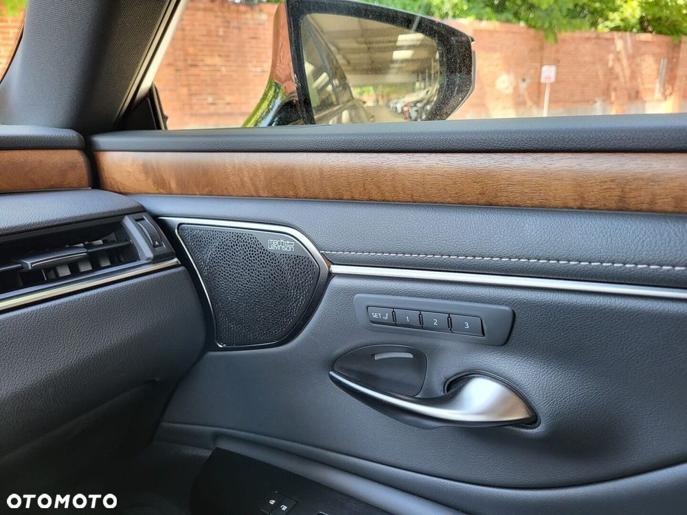 Lexus ES - 33