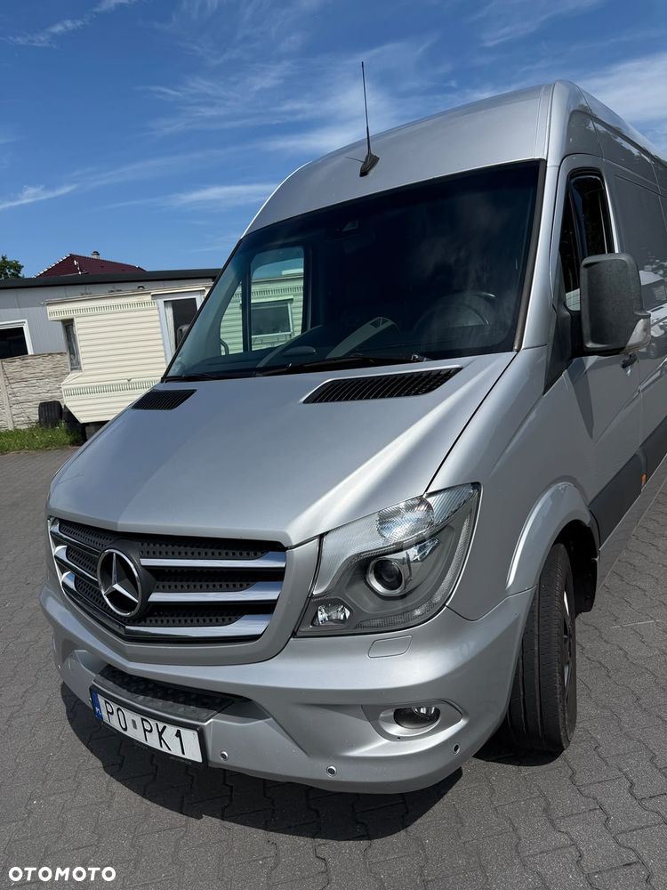 Mercedes-Benz Sprinter - 2