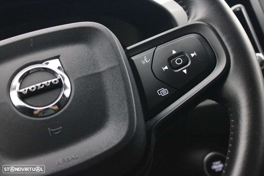 Volvo XC 40 2.0 D3 - 13