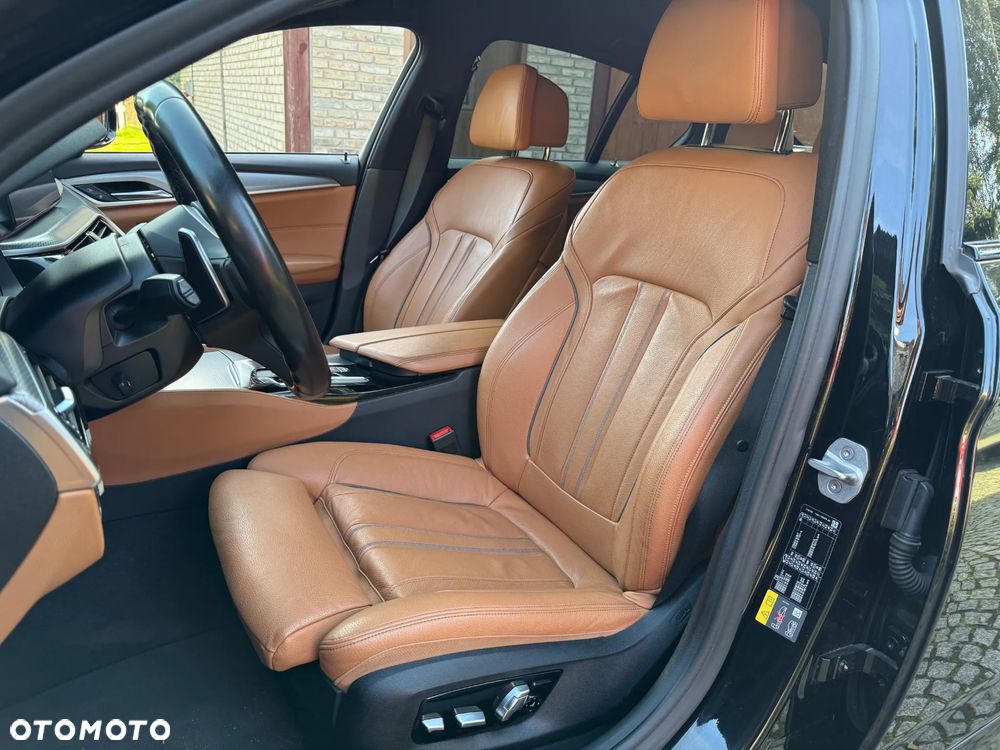 BMW Seria 5 530e iPerformance GPF Luxury Line sport - 22