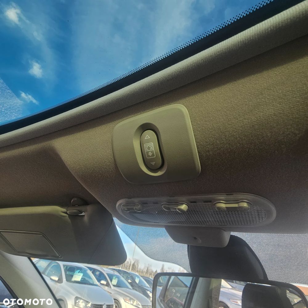 Nissan Qashqai+2 - 17