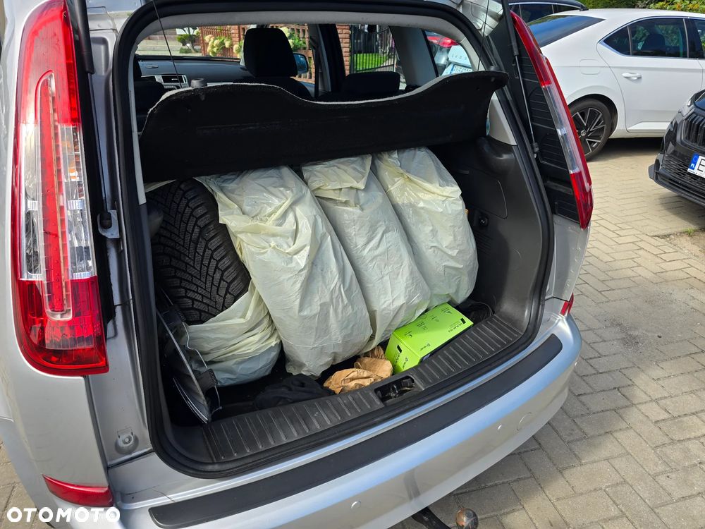 Ford C-MAX - 17