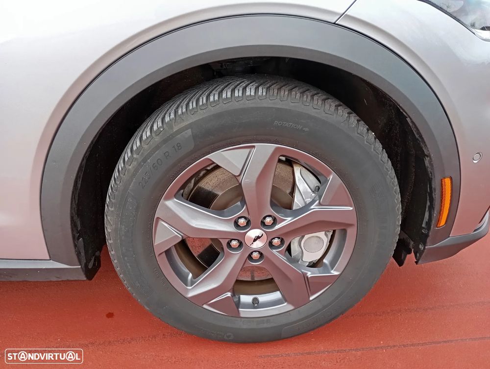 Ford Mustang Mach-E Standard - 11