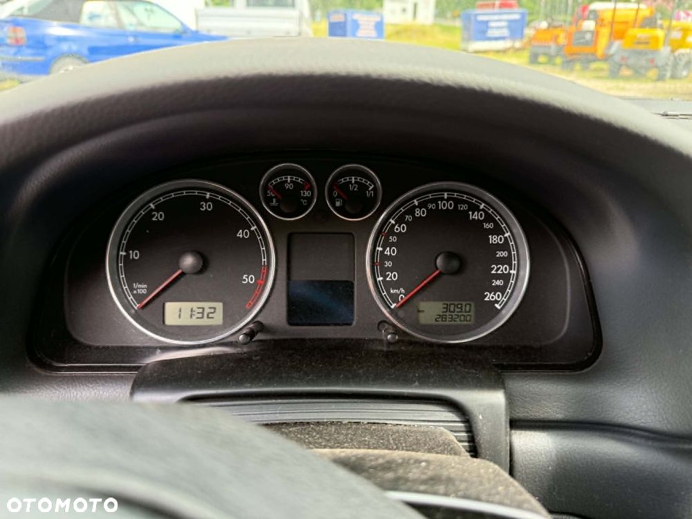 Volkswagen Passat - 6