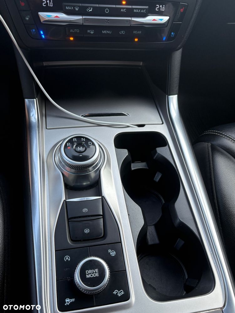 Ford Explorer - 22
