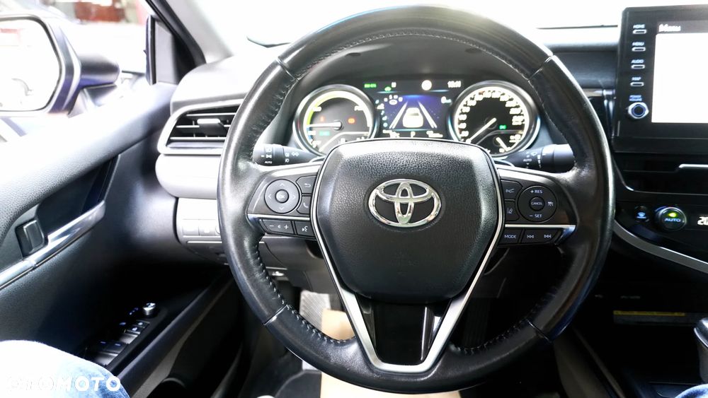 Toyota Camry 2.5 Hybrid Executive CVT - 27