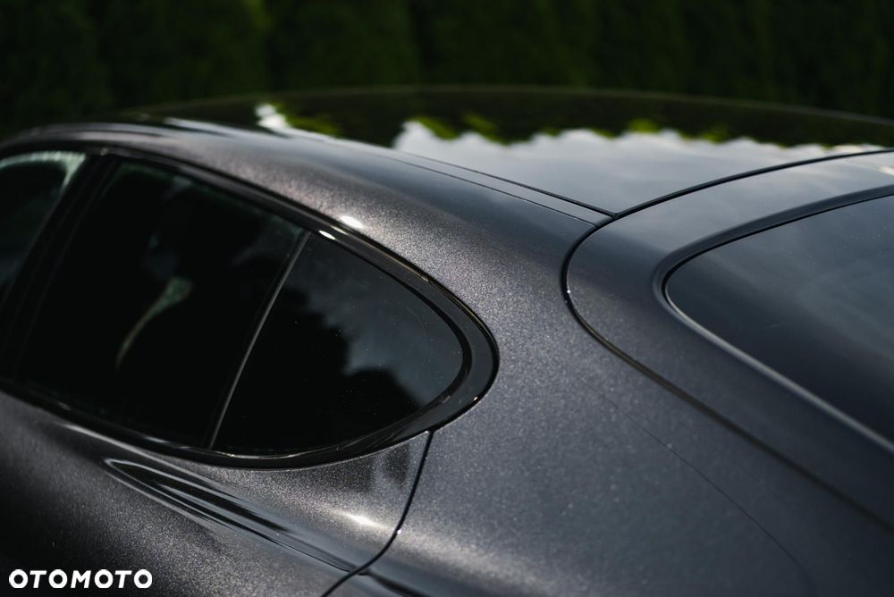 Porsche Panamera - 40