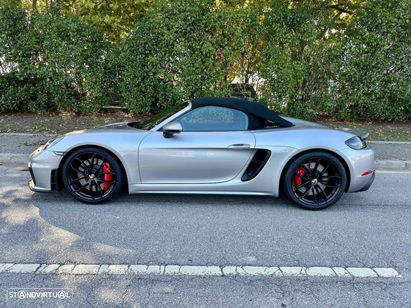 Porsche 718 Spyder Standard