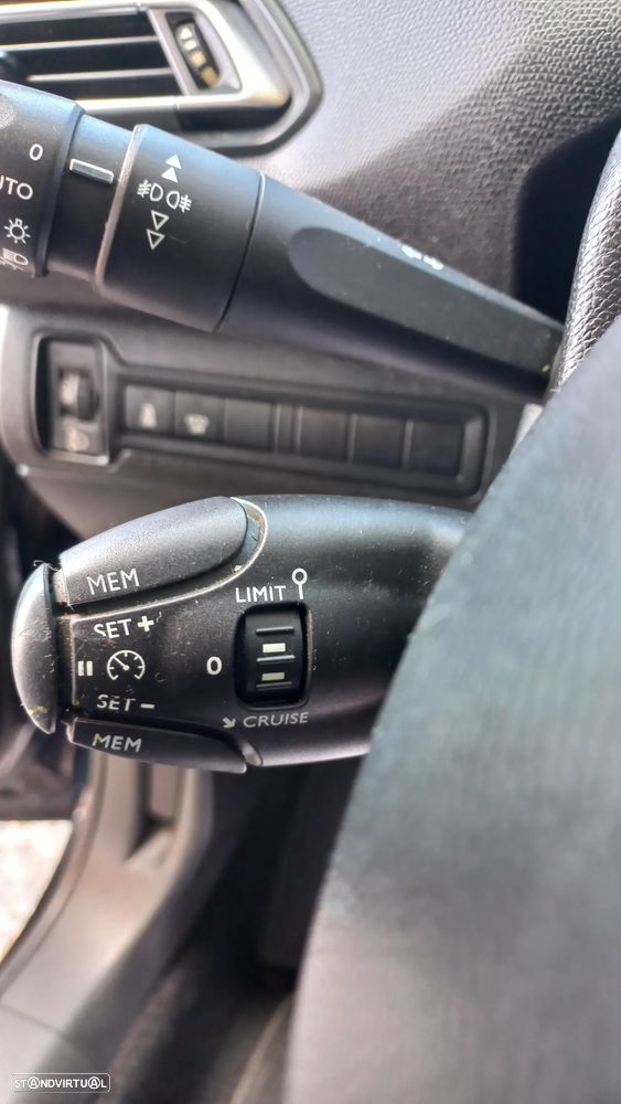 Peugeot 308 SW 1.6 BlueHDi Style — fotografia 16