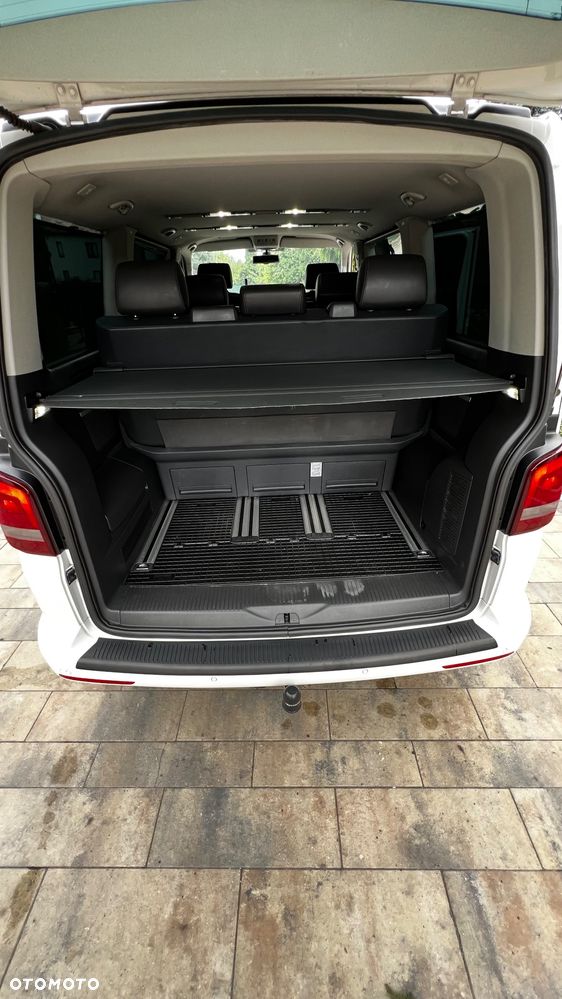 Volkswagen Multivan - 32