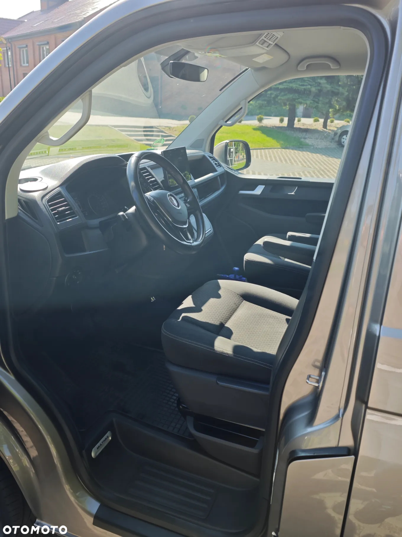 Volkswagen Multivan - 30