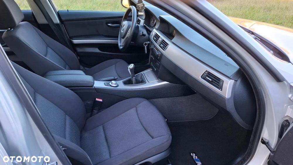 BMW Seria 3 320i - 21