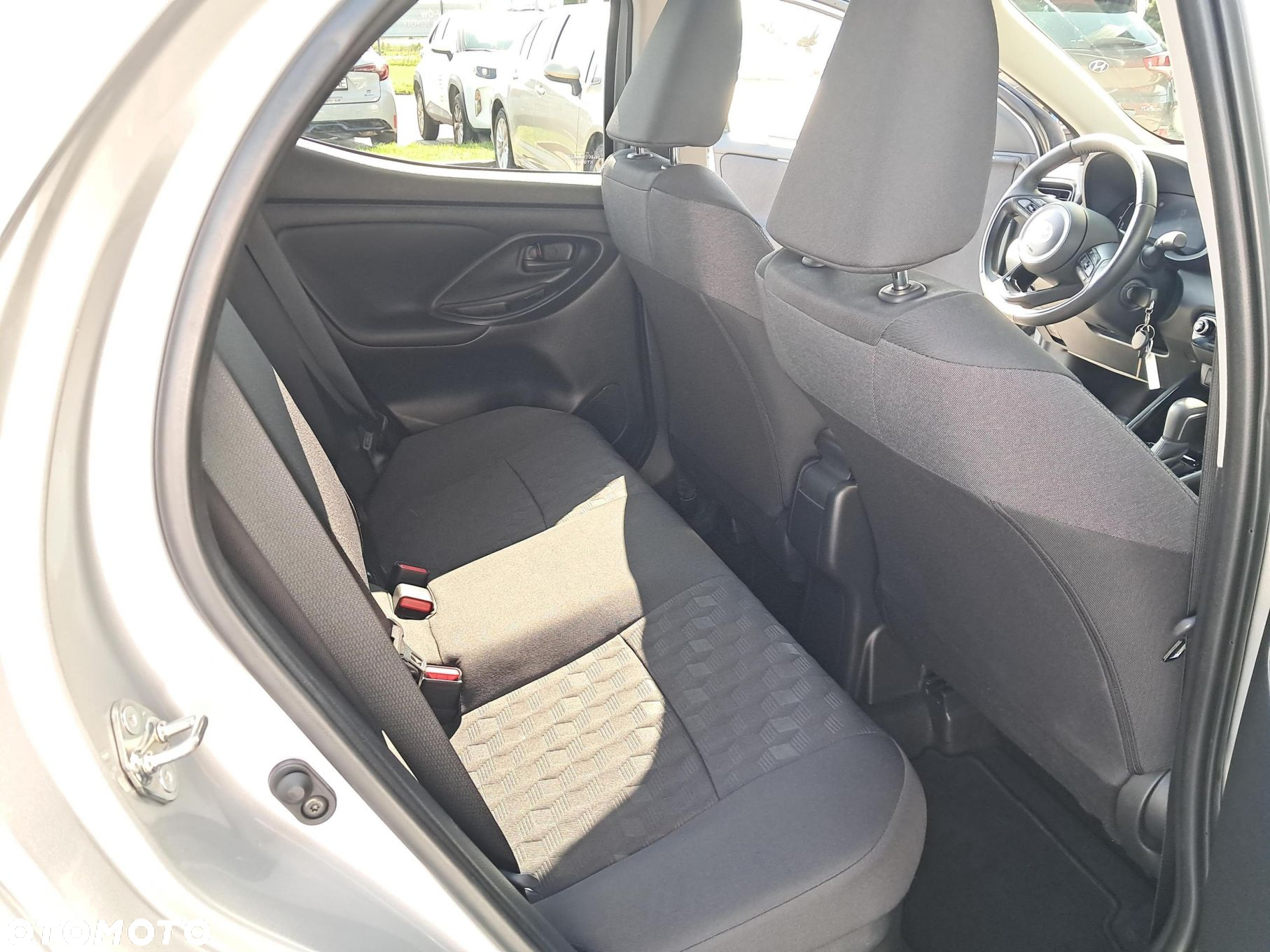 Toyota Yaris Hybrid 1.5 Style - 17