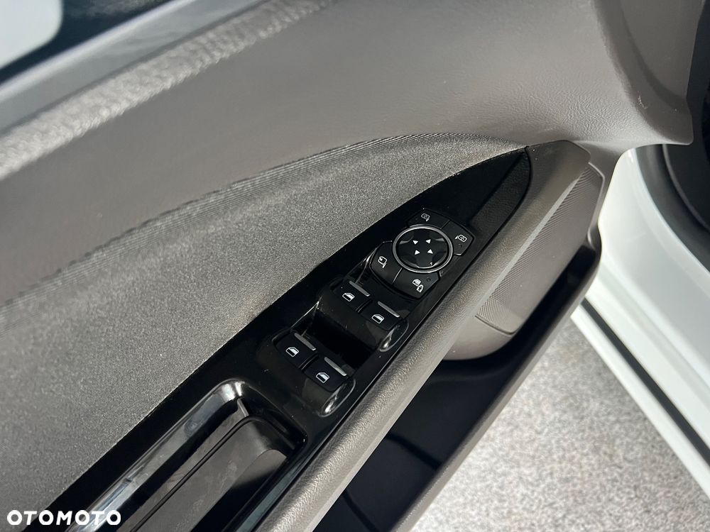 Ford Mondeo 2.0 EcoBlue Titanium - 23