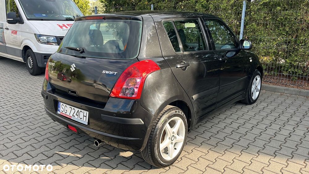 Suzuki Swift - 4