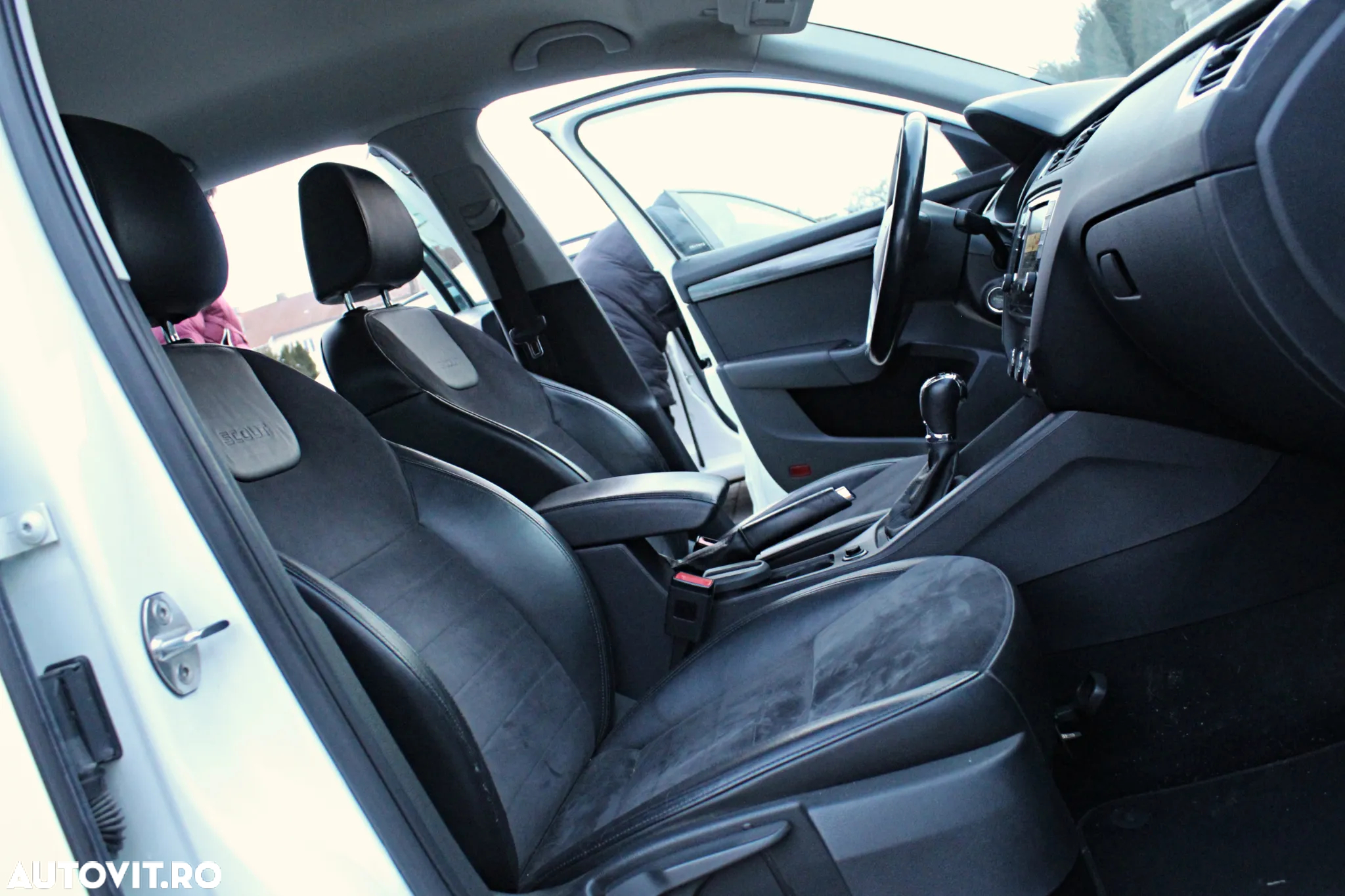 Skoda Octavia Combi 2.0 TDI 4x4 DSG Scout - 16