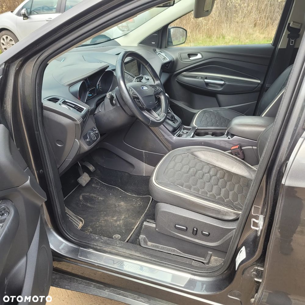 Ford Kuga 1.5 EcoBoost 2x4 Vignale - 3