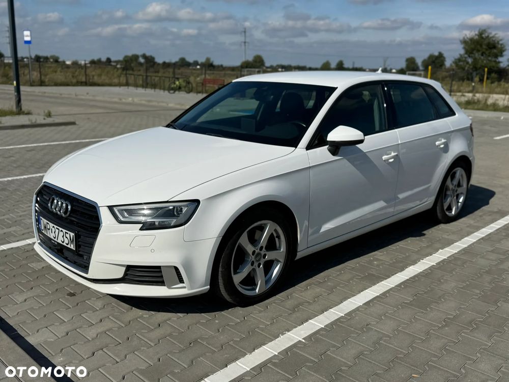 Audi A3 Sportback - 1