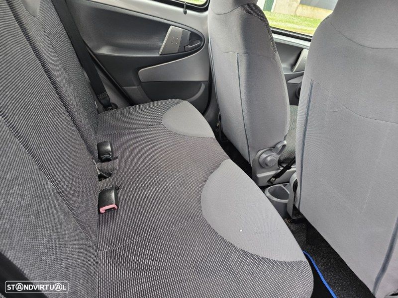 Peugeot 107 1.0 Urban - 16