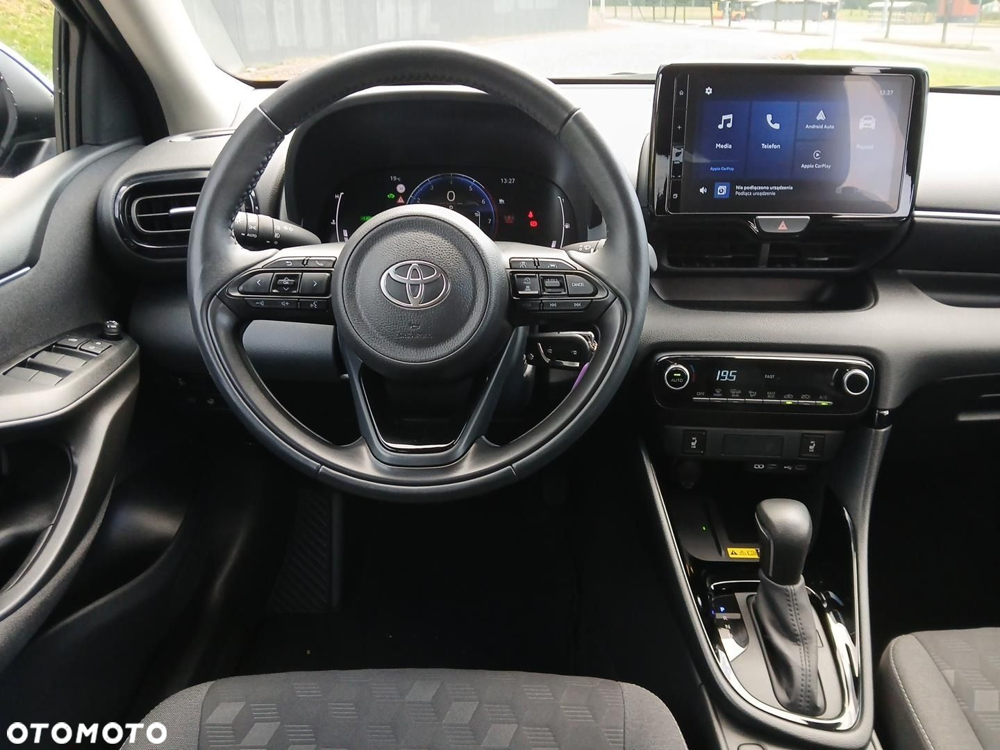 Toyota Yaris Hybrid 1.5 Style - 28