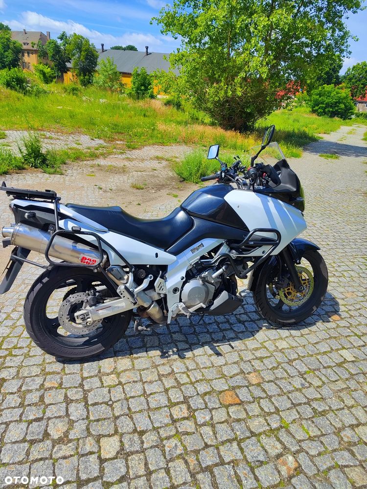 Suzuki V-STROM - 1