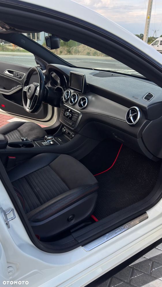 Mercedes-Benz CLA 45 AMG 4-Matic - 12
