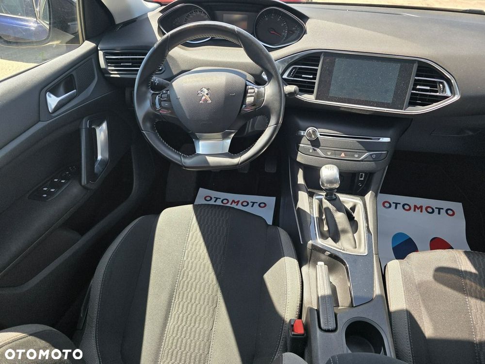 Peugeot 308 2016