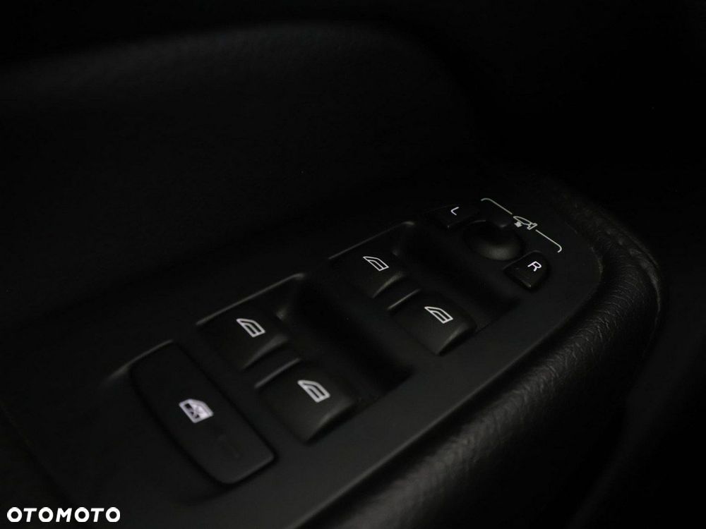 Volvo XC 60 B4 D Geartronic Momentum Pro - 34