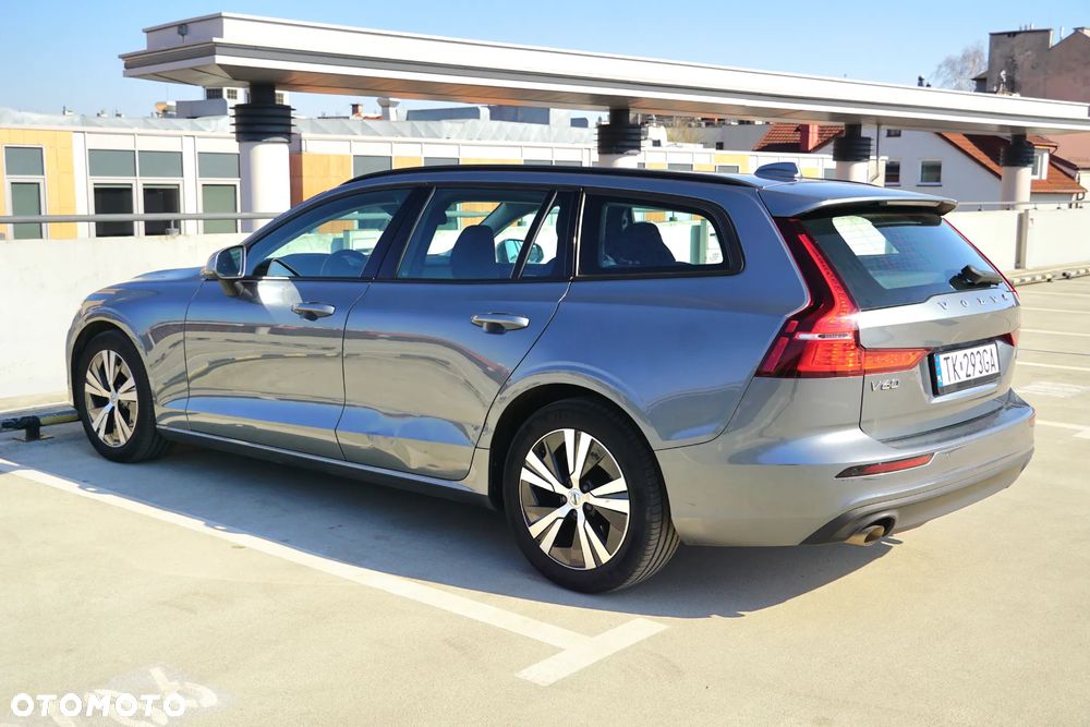 Volvo V60 B3 B DKG Momentum Core - 12