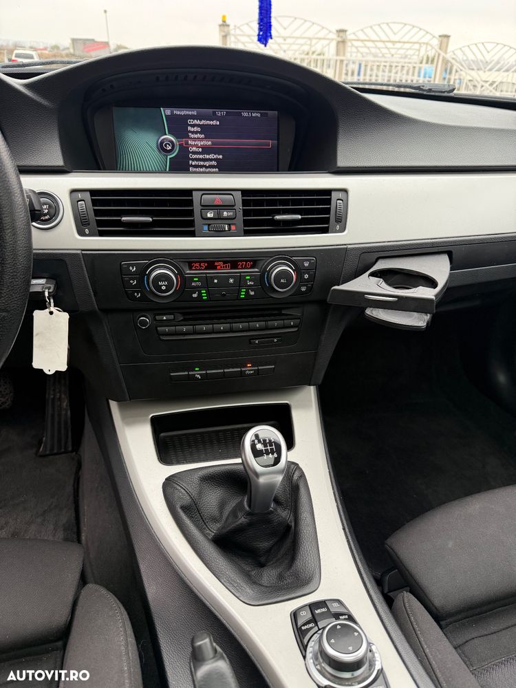 BMW Seria 3 318d DPF Touring Edition Exclusive - 16